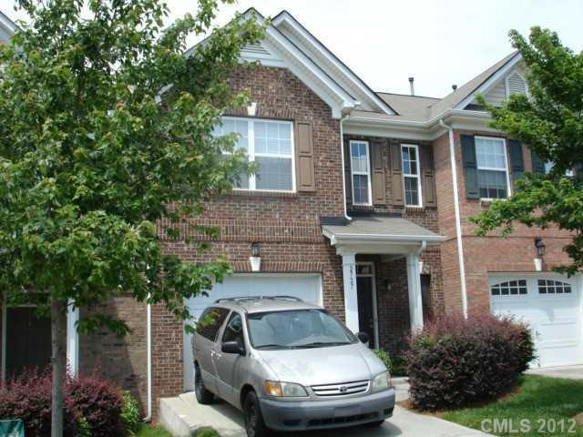 2727 Early Flight Dr., Charlotte, NC 28262