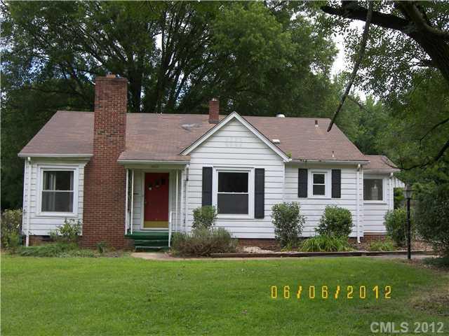 2418 Pickway Dr., Charlotte, NC 28269