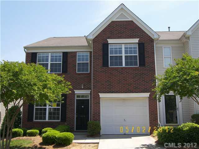 5228 Glenlea Walk Ln., Charlotte, NC 28216