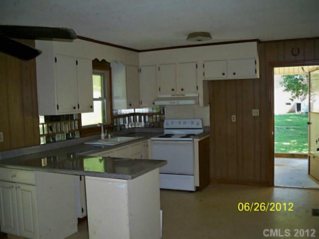 182 Oak Grove Rd., Statesville, NC 28677