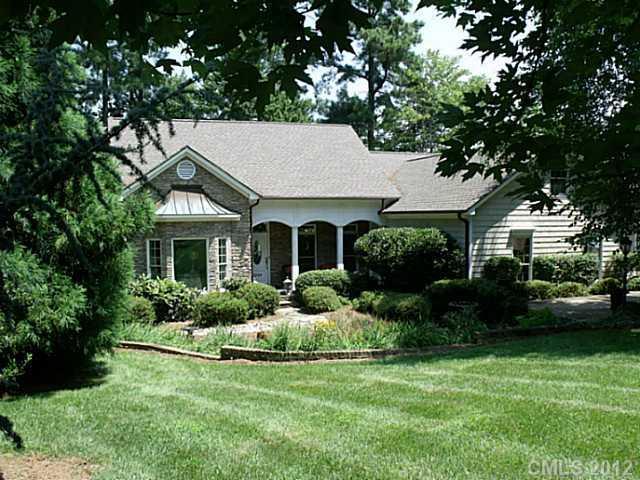 2464 Penngate Dr., Sherrills Ford, NC 28673