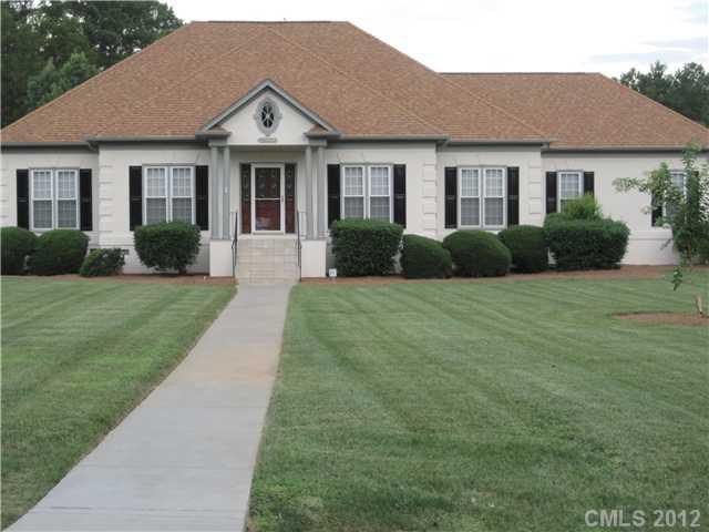 3102 Foxmeade Dr., Matthews, NC 28104