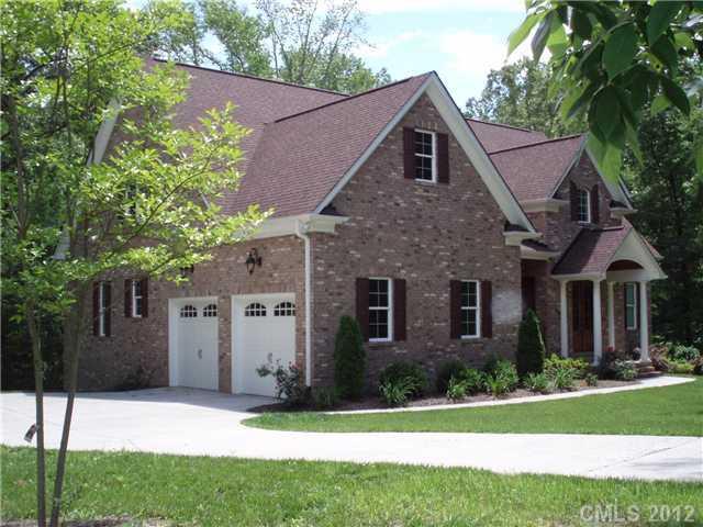 423 Timber Ln., Matthews, NC 28104