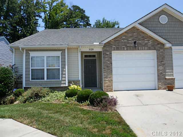 3120 Village Glen Ln. #41, Charlotte, NC 28269