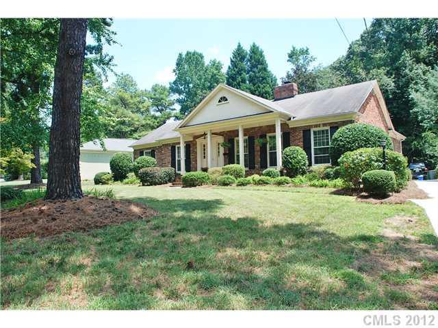 2440 Ramblewood Ln., Charlotte, NC 28210