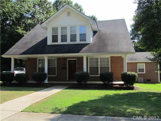 328 Kelly Ave., Mooresville, NC 28115