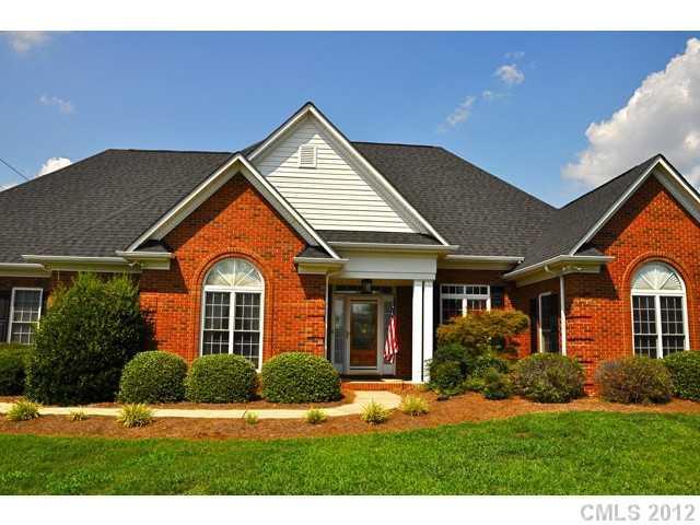 1022 Nickalaus Dr., Matthews, NC 28104