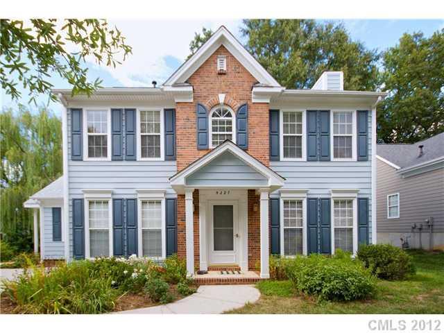 5227 Hedgecrest Pl., Charlotte, NC 28269