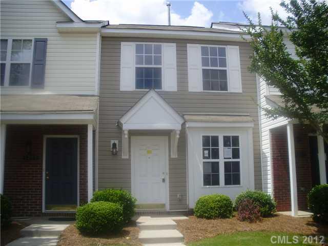3209 Blythe Ridge Ct., Charlotte, NC 28213