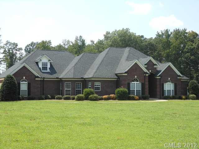 3917 Sanford Ln., Monroe, NC 28110