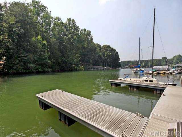 109 Sumter Dr., Mooresville, NC 28117