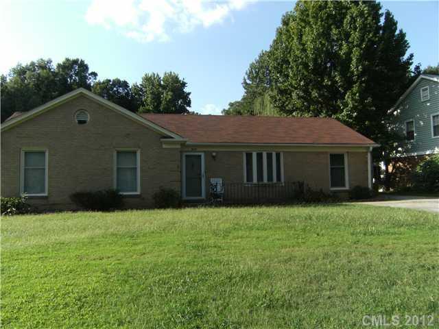 5825 Eastbrook Rd., Charlotte, NC 28215