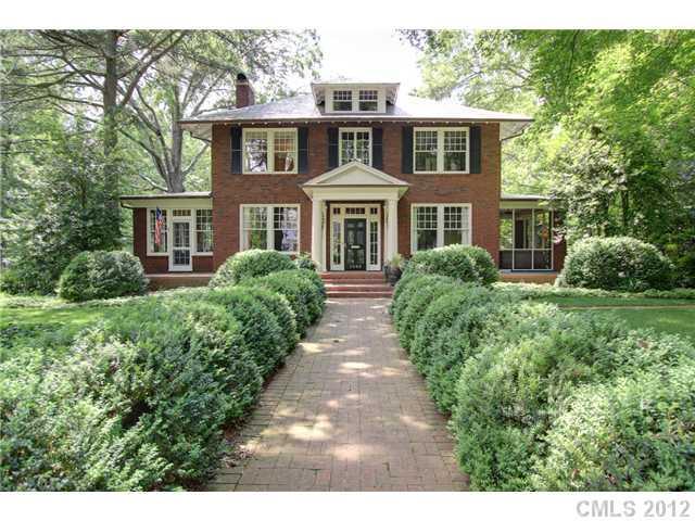 1042 W Queens Rd., Charlotte, NC 28207