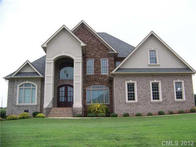 5847 Bakers Point, Hickory, NC 28602