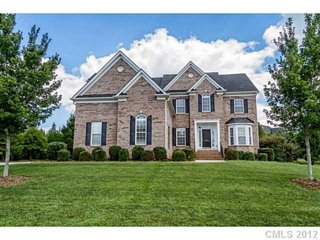 4002 Tillingmere Cir., Matthews, NC 28104