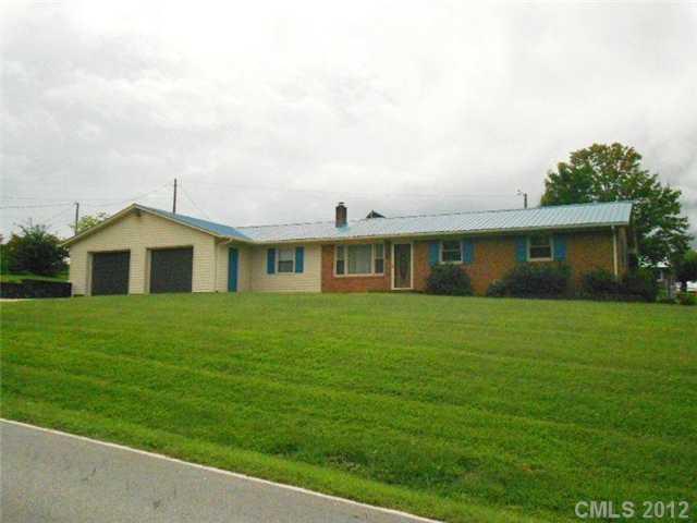 1515 Old Farm Dr., Hickory, NC 28602