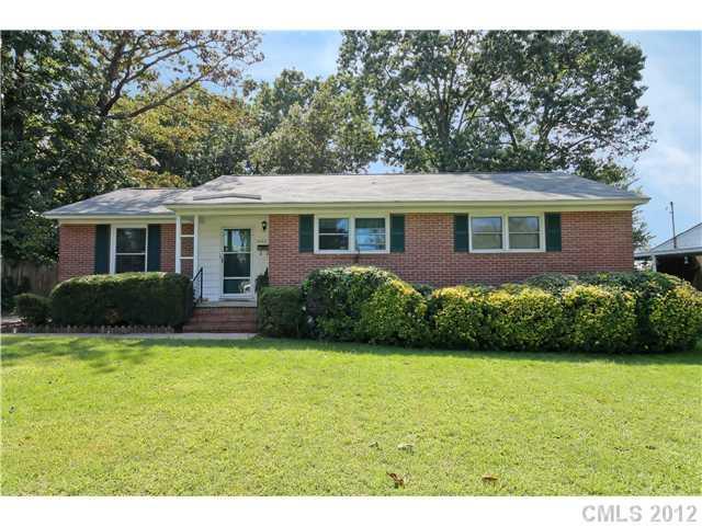 3852 Stonehaven Dr., Charlotte, NC 28215