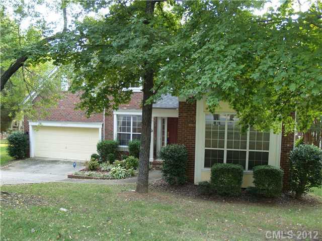 6908 Buckspring Ln., Charlotte, NC 28269