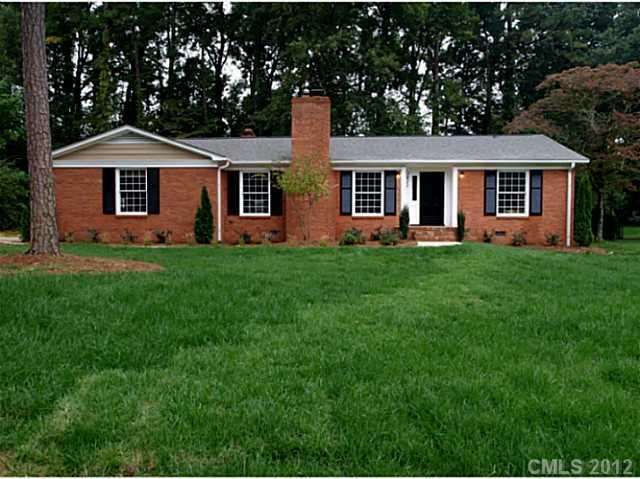 1211 Lynbrook Dr., Charlotte, NC 28211
