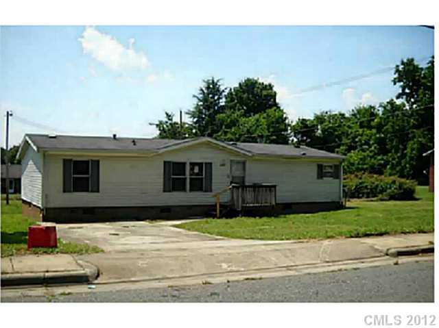 1102 Clay St., Statesville, NC 28677