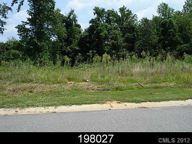 1235 Laurel Woods Dr., Gastonia, NC 28052