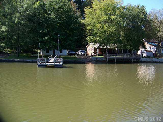 2065 Creek View Dr. #14, Hickory, NC 28601