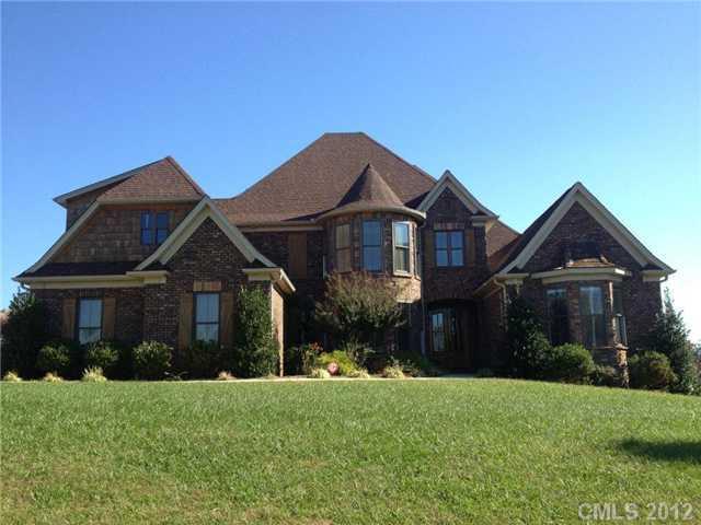 5892 Bakers Point, Hickory, NC 28602
