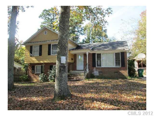 6421 Woody Glen Pl., Charlotte, NC 28215