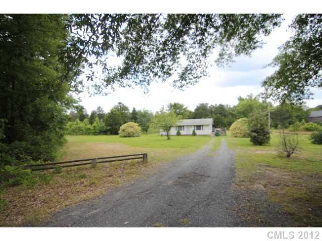 1006 Vickie Ln., Matthews, NC 28104