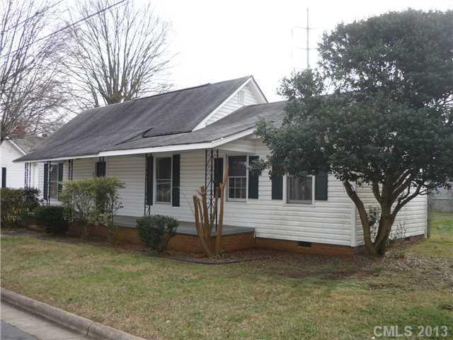 319 Gray Ave., Mooresville, NC 28115