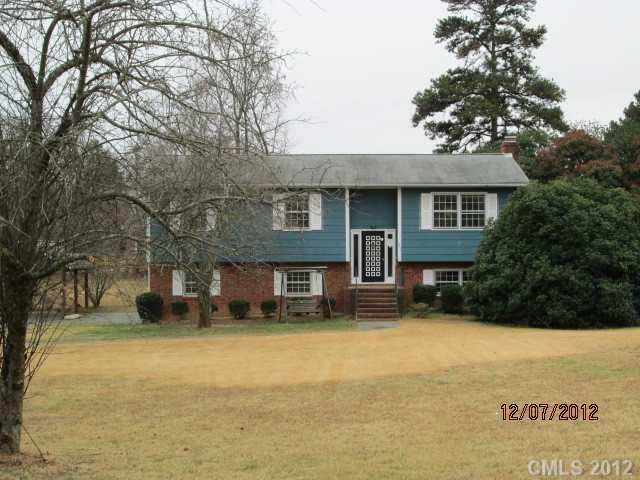 231 Tanglewood Dr., Kannapolis, NC 28081