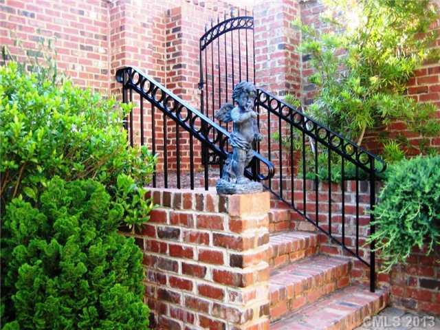 4926 Park Phillips Ct., Charlotte, NC 28210