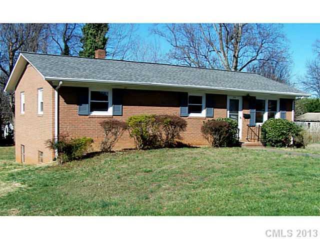 214 Lindsey St., Statesville, NC 28677