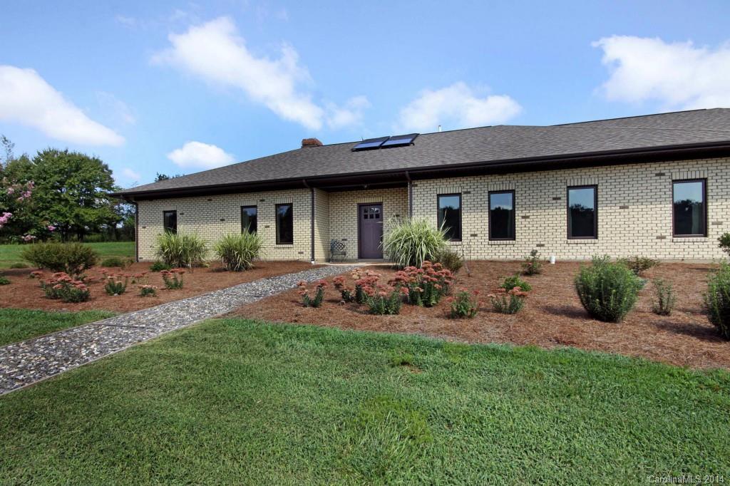 1462 Friendship Rd., Statesville, NC 28625