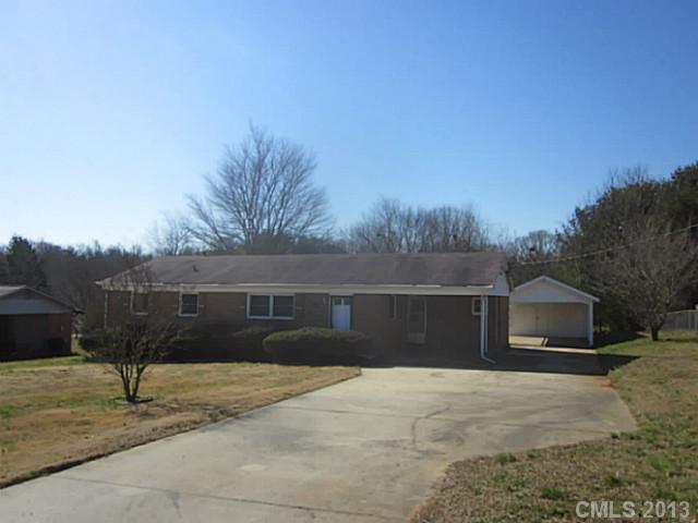 1916 Cunningham Dr., Statesville, NC 28625