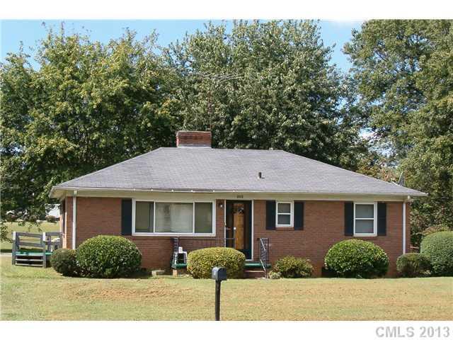 808 Eastside Dr., Statesville, NC 28625