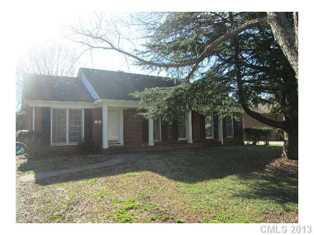 5800 Barrington Dr., Charlotte, NC 28215