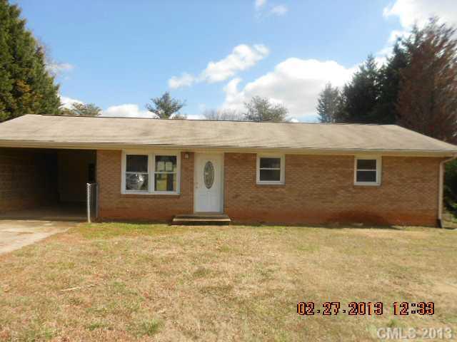 1460 Old Farm Dr., Hickory, NC 28602