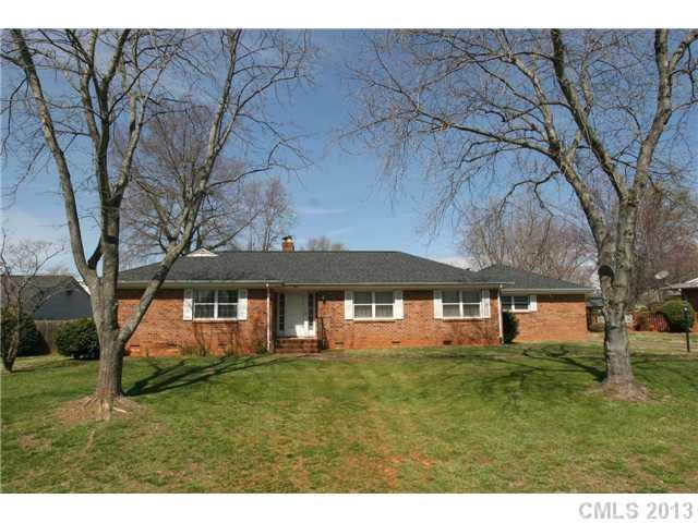 9325 Sandburg Ave., Charlotte, NC 28213