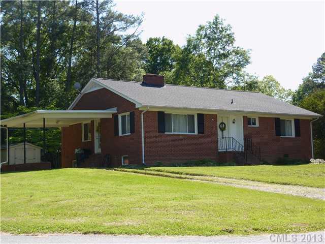 801 Saint Michaels Ln., Gastonia, NC 28052