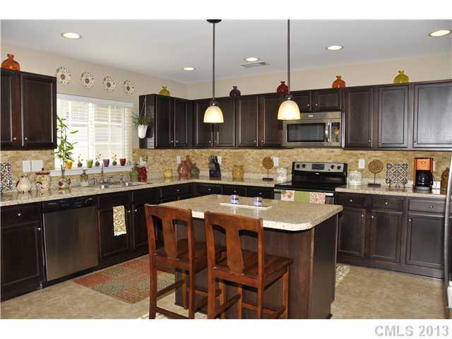 112 Tulip Dr., Mooresville, NC 28117