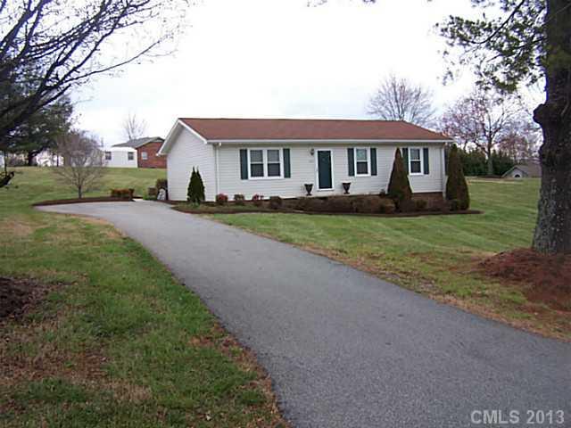 306 Greenlea Cir., Taylorsville, NC 28681