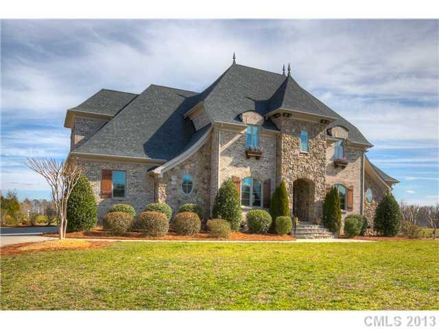 6002 Caliterra Dr., Matthews, NC 28104