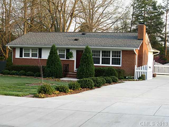 725 Brookwood Dr., Mooresville, NC 28115