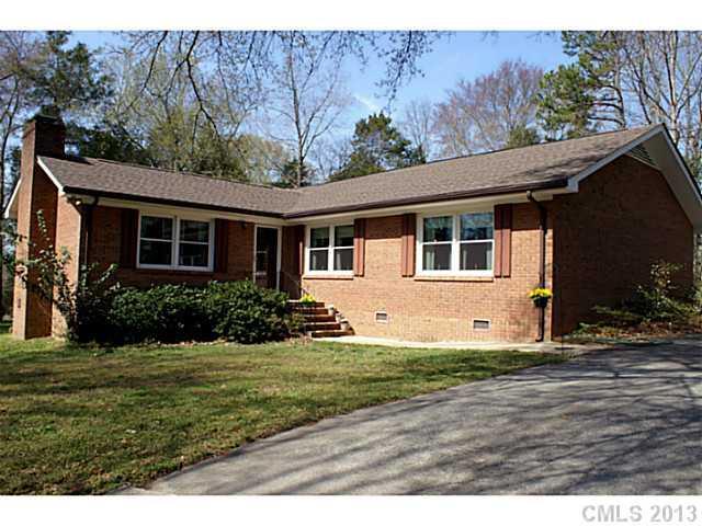 9211 Pinenoll Ln., Charlotte, NC 28215