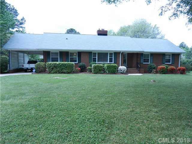 1814 Bentley Pl., Charlotte, NC 28205