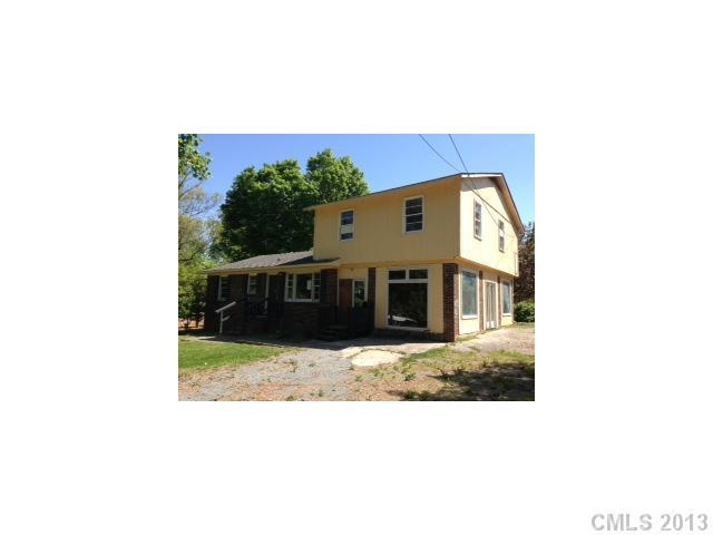 206 Catawba Dr., Mount Holly, NC 28120