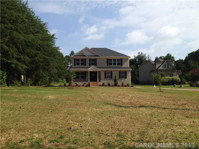 324 Sundown Rd., Mooresville, NC 28117