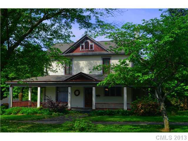 137 N Race St., Statesville, NC 28677
