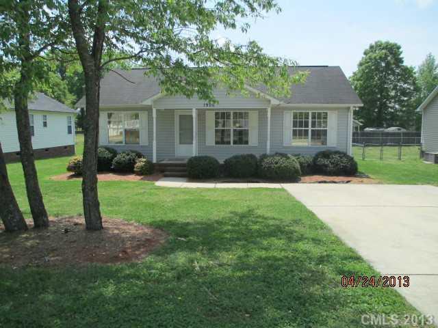 1906 Woodlawn St., Kannapolis, NC 28083